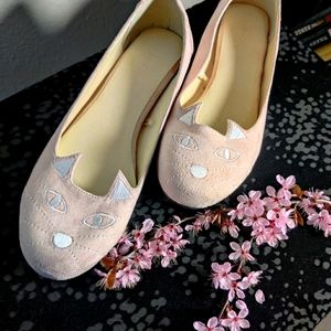 Peach kitty flats